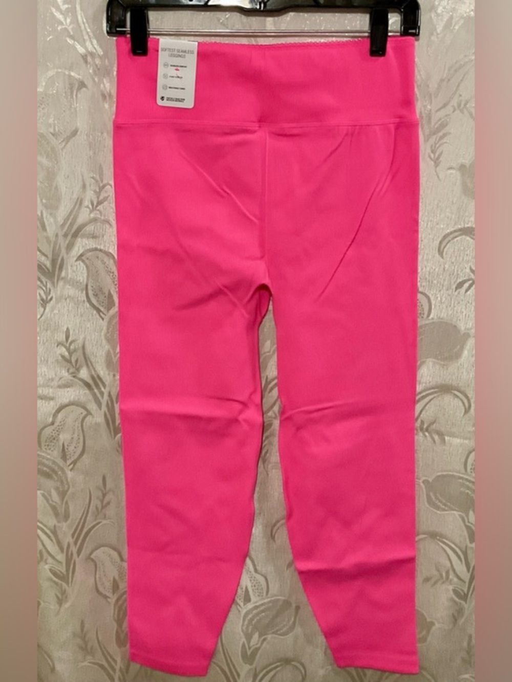 Victorias Secret PINK High Rise Softest Seamless Leggings in Hot Pink Size L